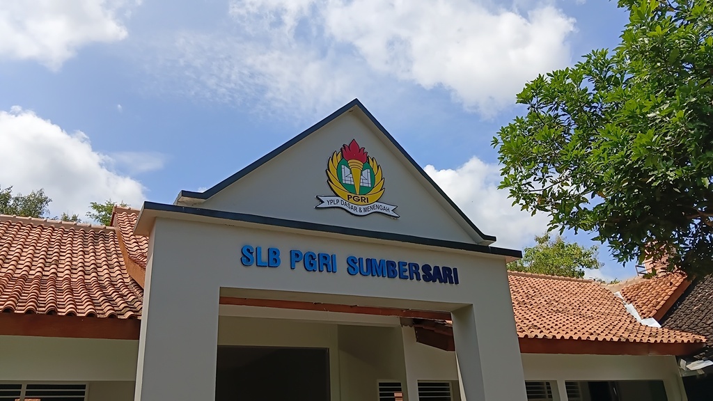 Lingkungan Sekolah - SLB PGRI Sumbersari
